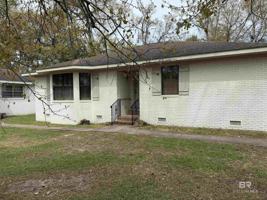 featured image of 106 S Beech St