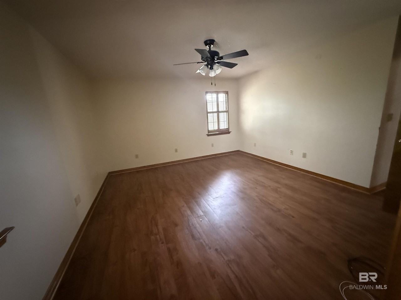 106 S Beech St - Photo 6 of 11