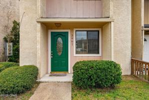 featured image of 3907 Venetian Cir