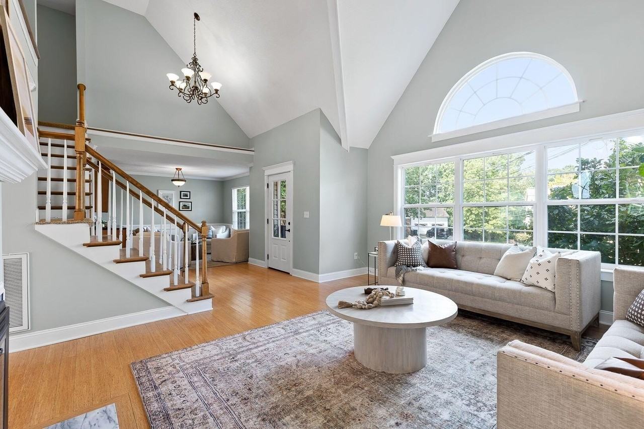 2124 Burnt Hickory Drive - Photo 2 of 25