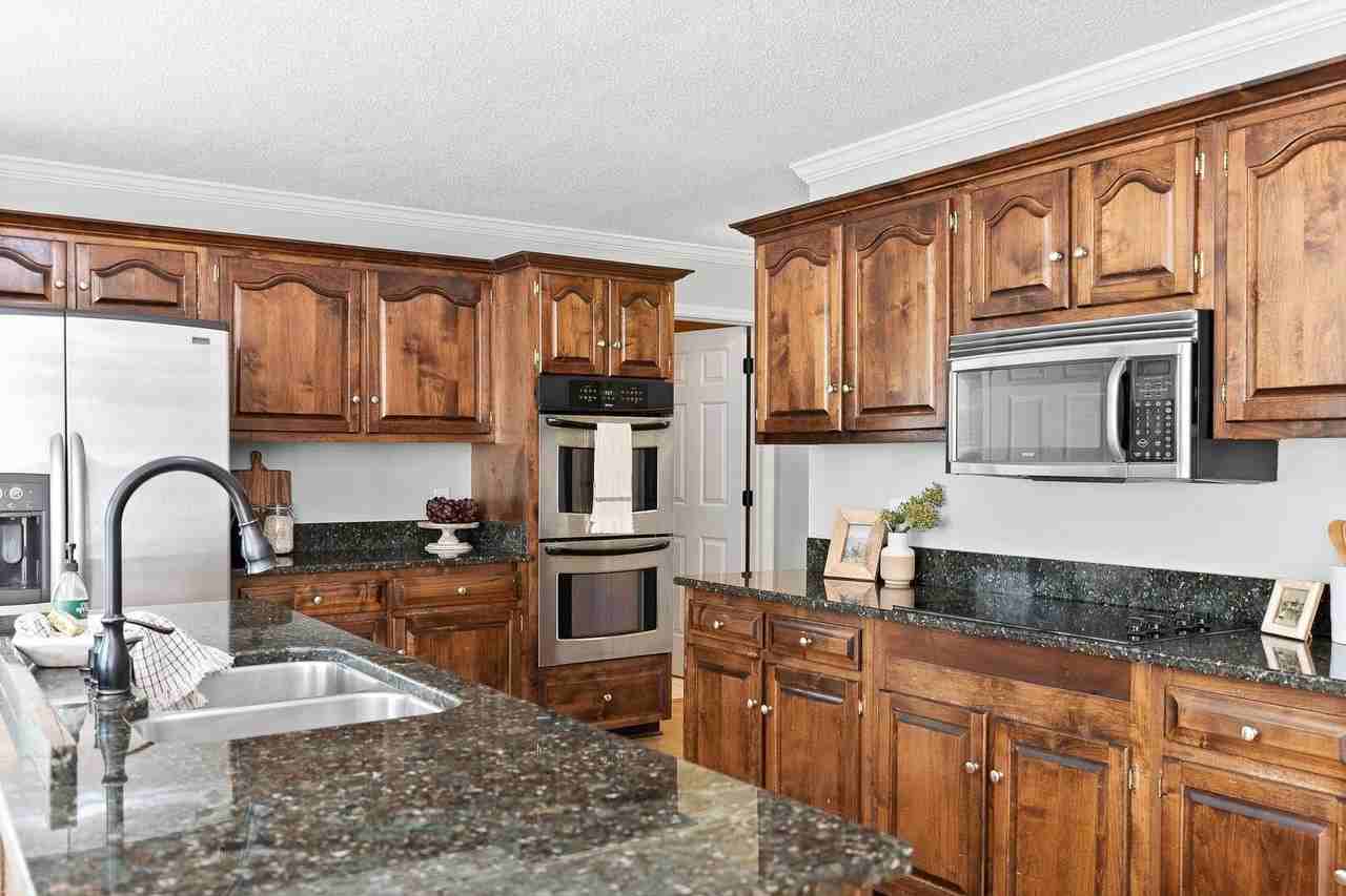 2124 Burnt Hickory Drive - Photo 5 of 25