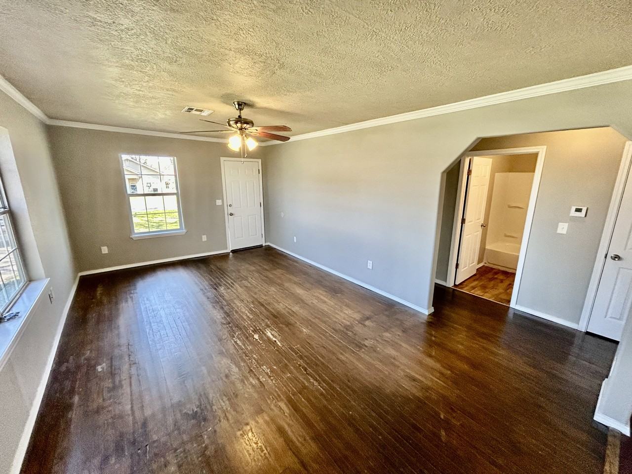 1127 E Beverly St #1 - Photo 3 of 12