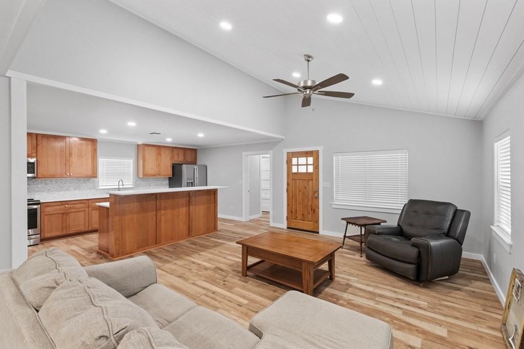 501 S Olive St - Photo 2 of 8