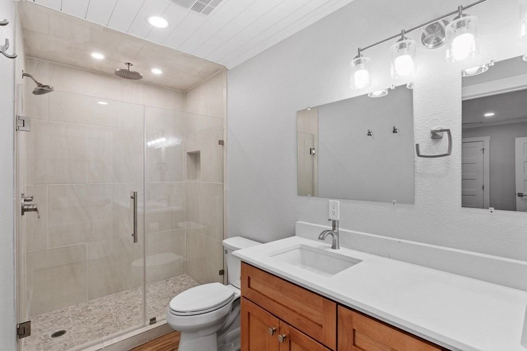 501 S Olive St - Photo 4 of 8