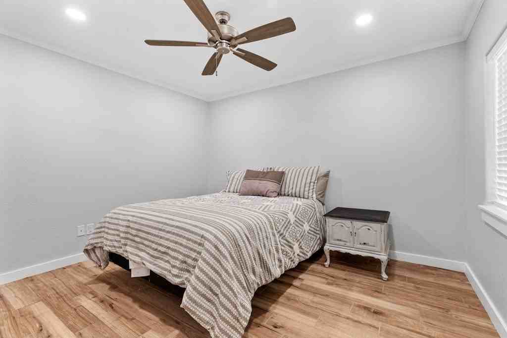 501 S Olive St - Photo 6 of 8