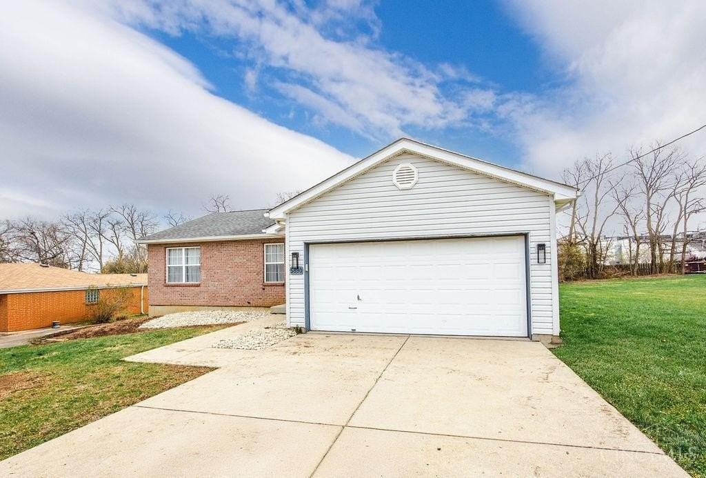 5890 Kay Dr - Photo 4 of 41