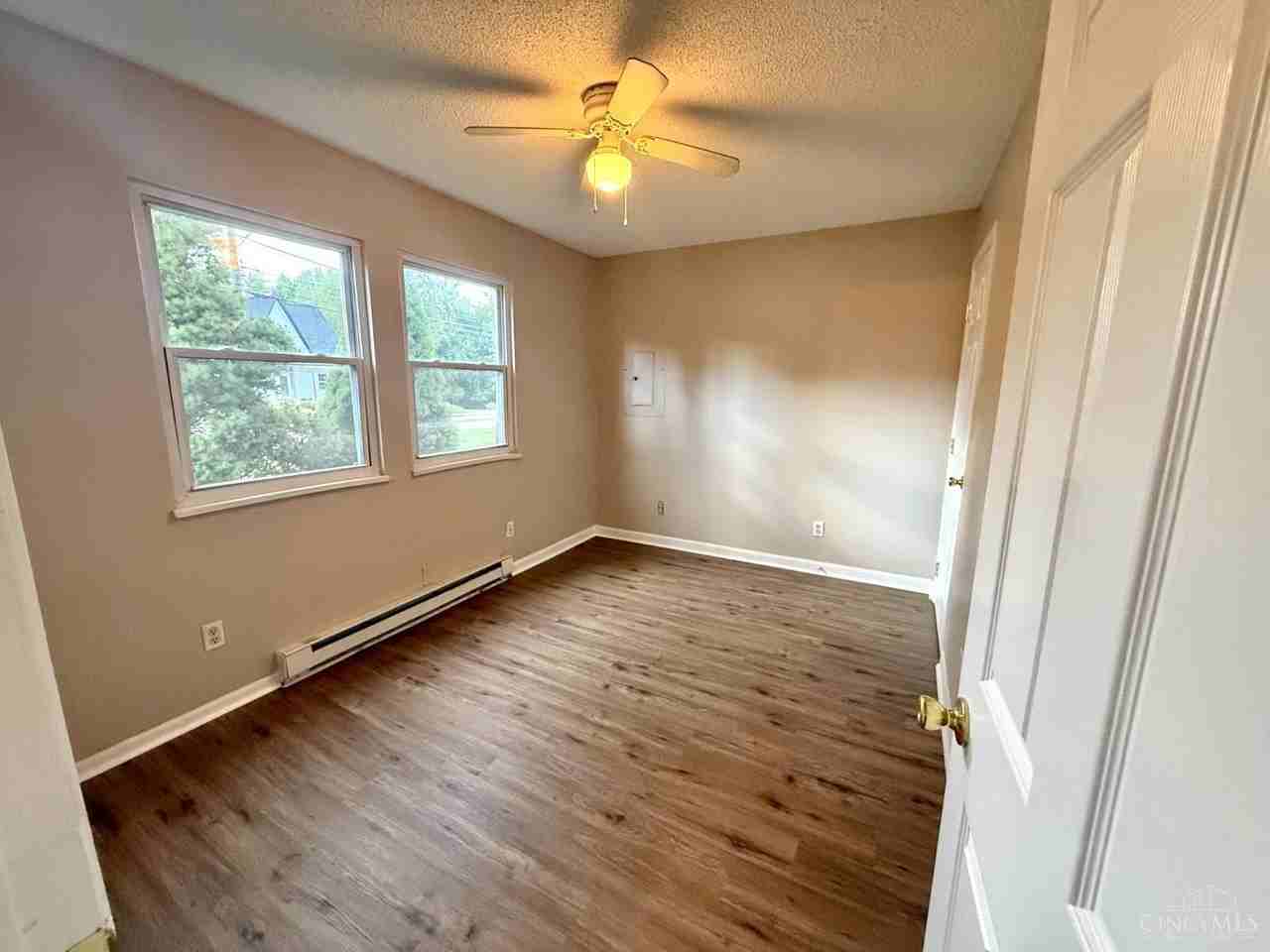 374 S Main St - Photo 7 of 8