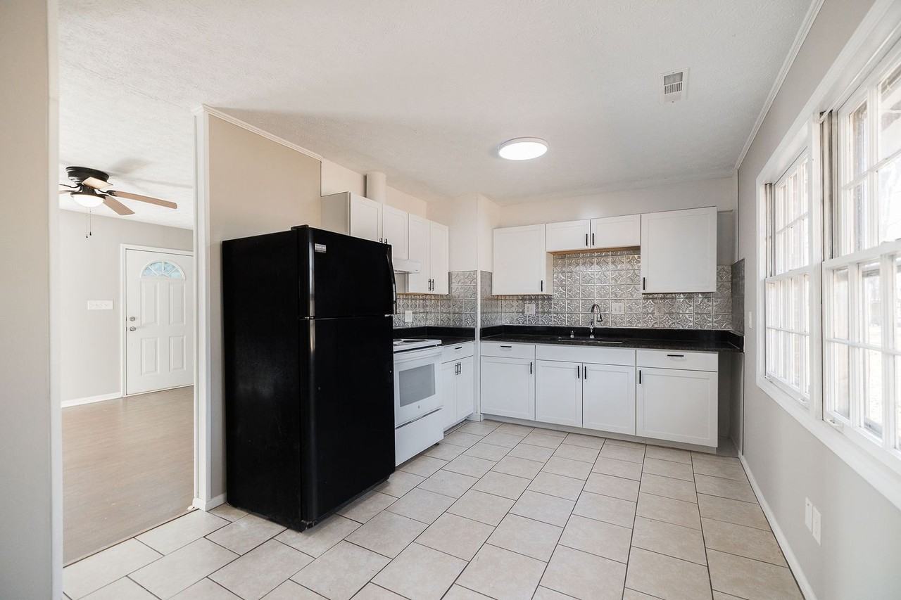 6301 High Shoals Rd - Photo 7 of 27