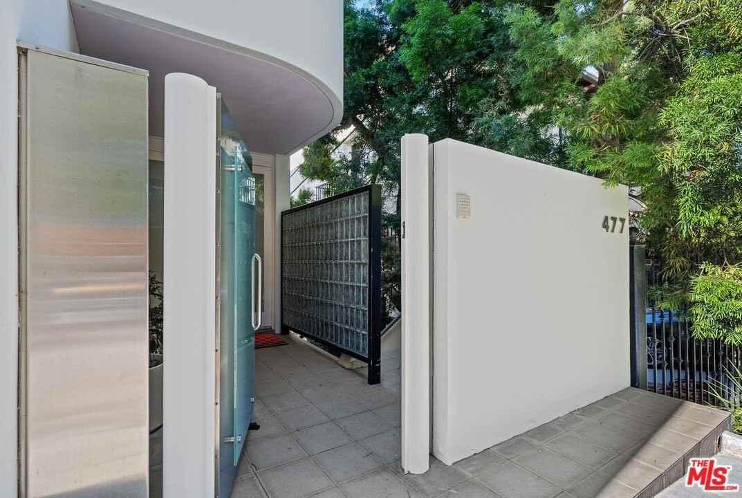 477 Upper Mesa Rd - Photo 2 of 30