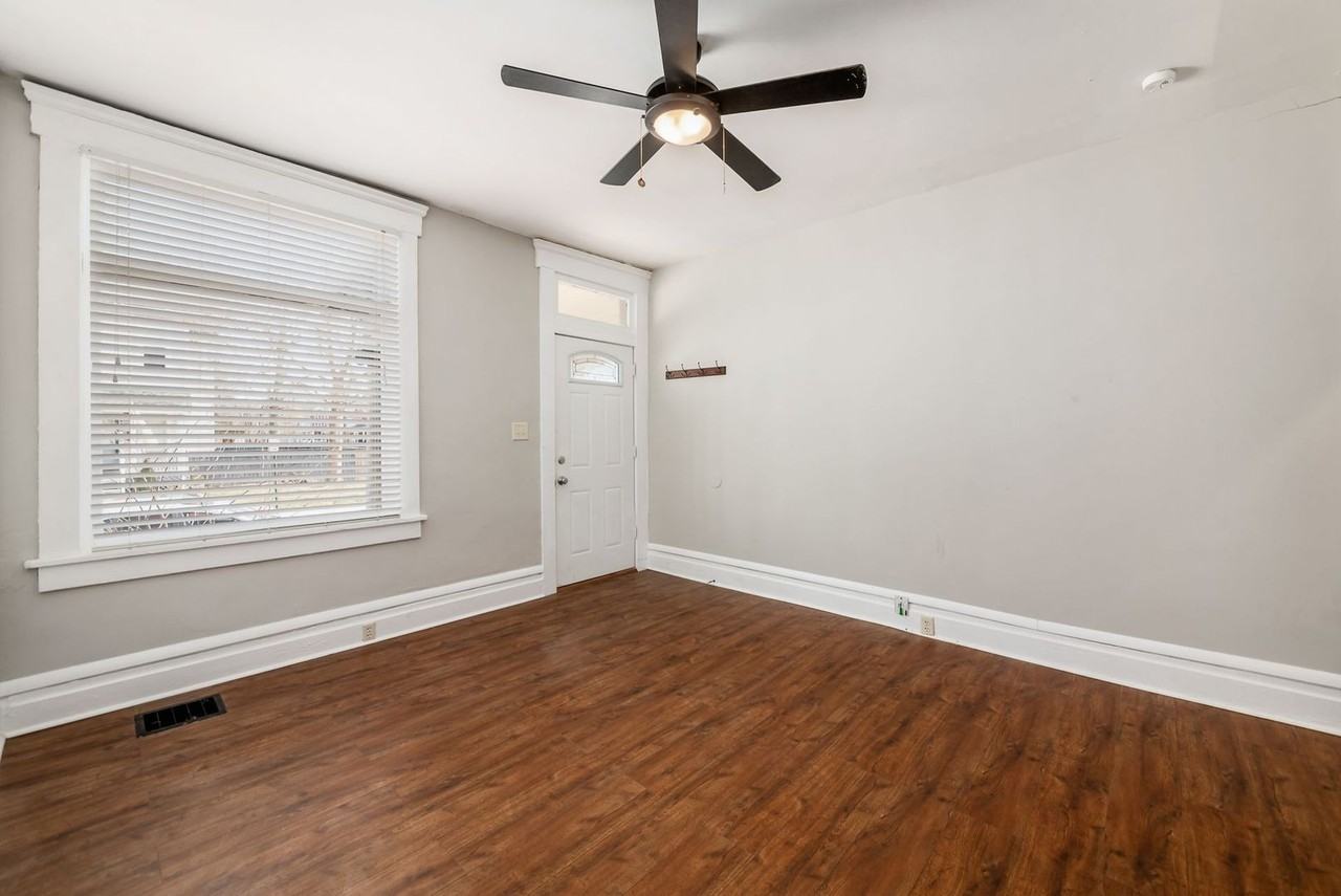 239 Miller Ave - Photo 6 of 10