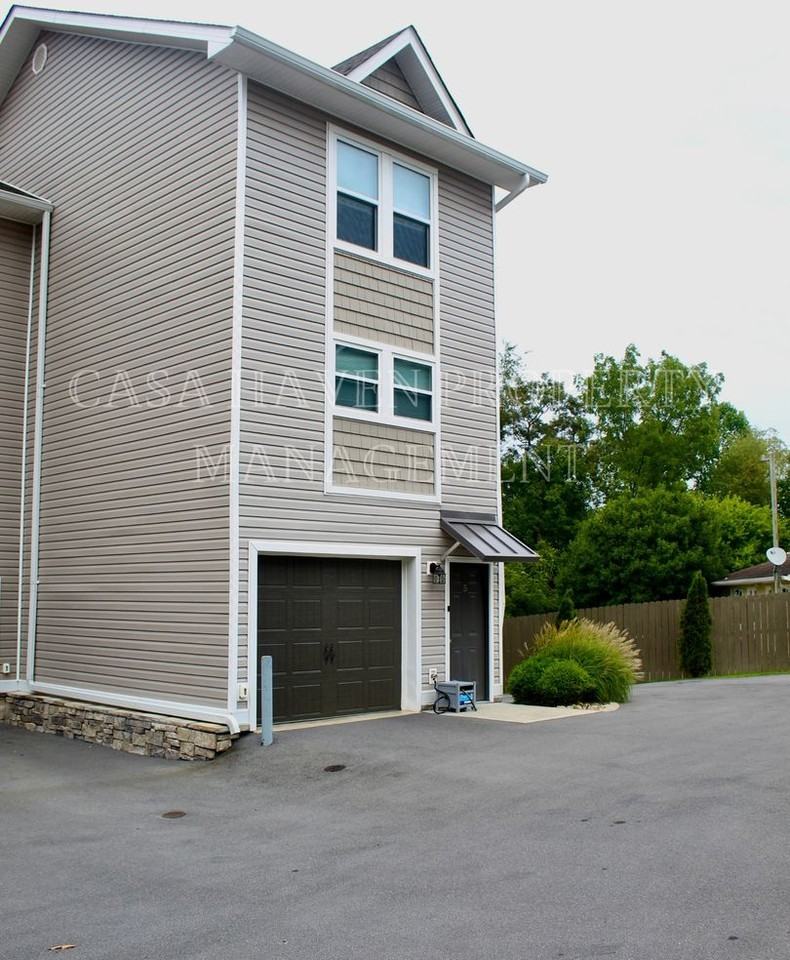 2802 W Walnut St #5 - Photo 2 of 17