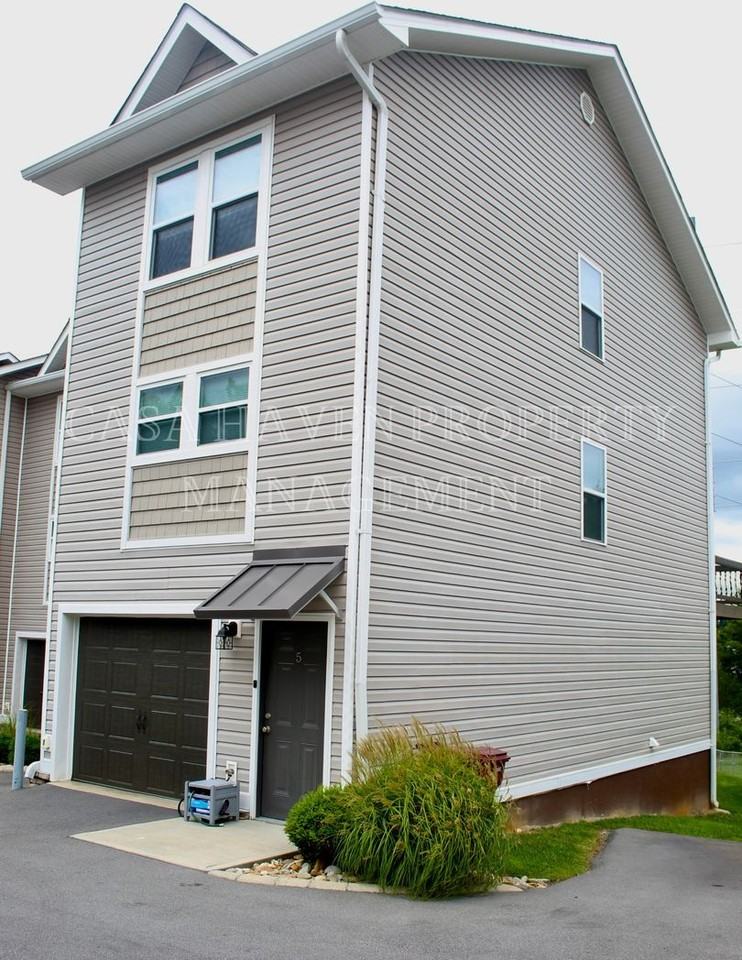 2802 W Walnut St #5 - Photo 3 of 17