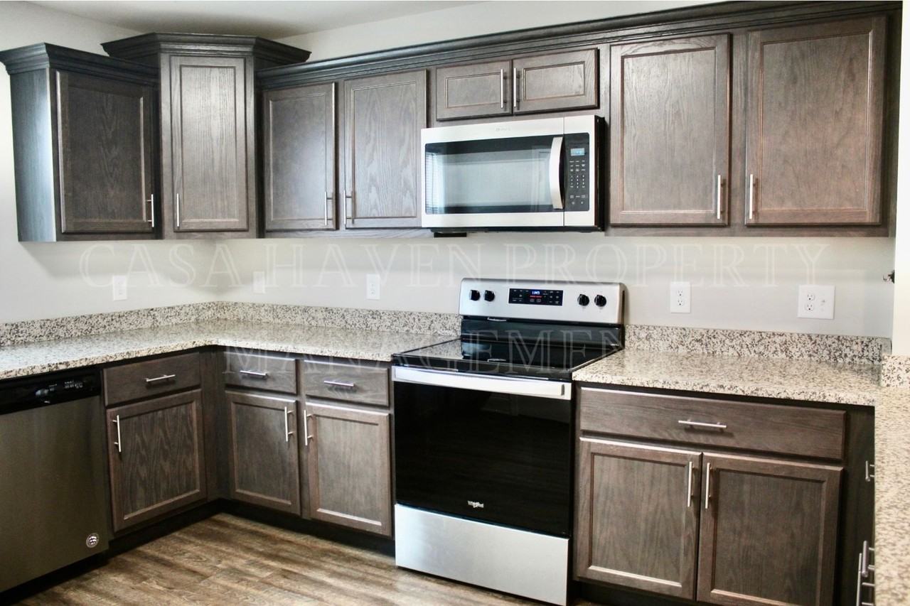 2802 W Walnut St #5 - Photo 5 of 17