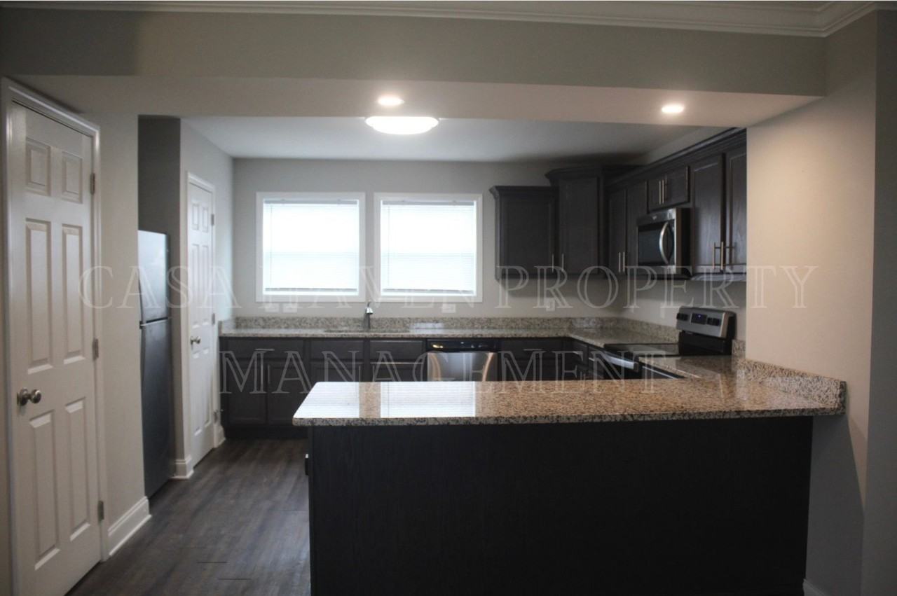 2802 W Walnut St #5 - Photo 7 of 17