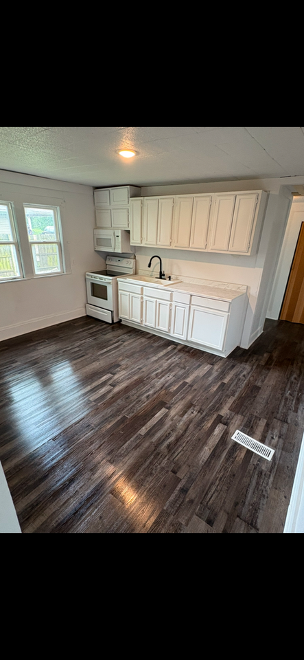 626 E Ashland St - Photo 3 of 5