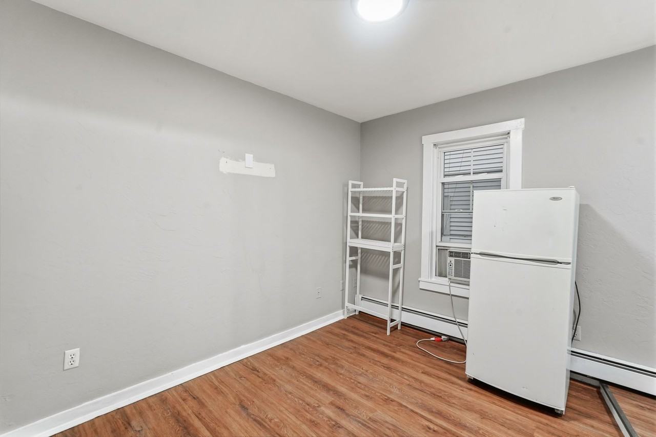 65 Main St - Photo 3 of 40