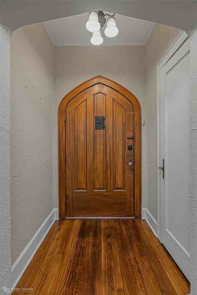 1212 E Kings Hwy - Photo 5 of 37