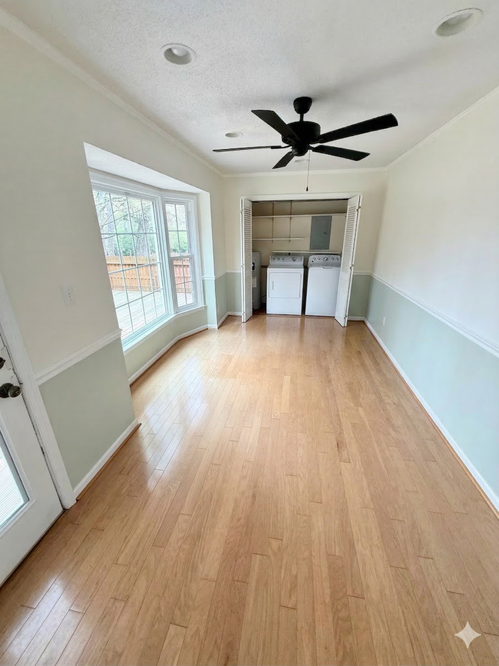 300 Quailwood Dr - Photo 5 of 17