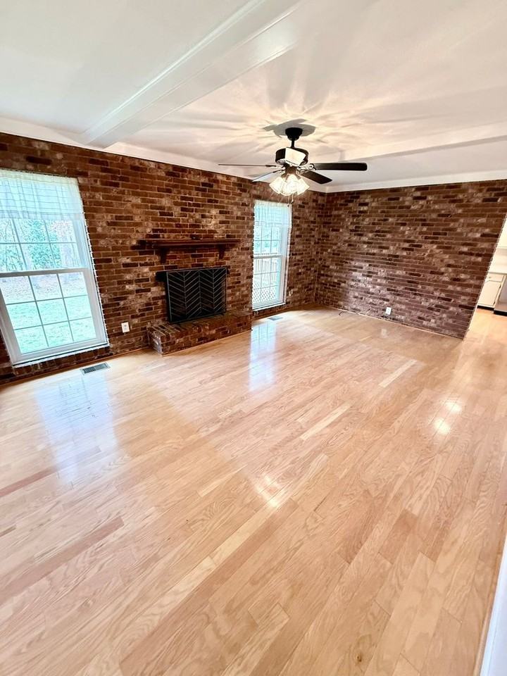 300 Quailwood Dr - Photo 7 of 17