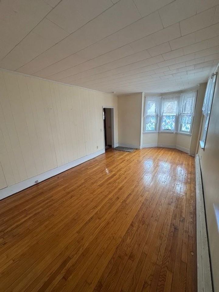 570 Slateford Rd - Photo 2 of 10