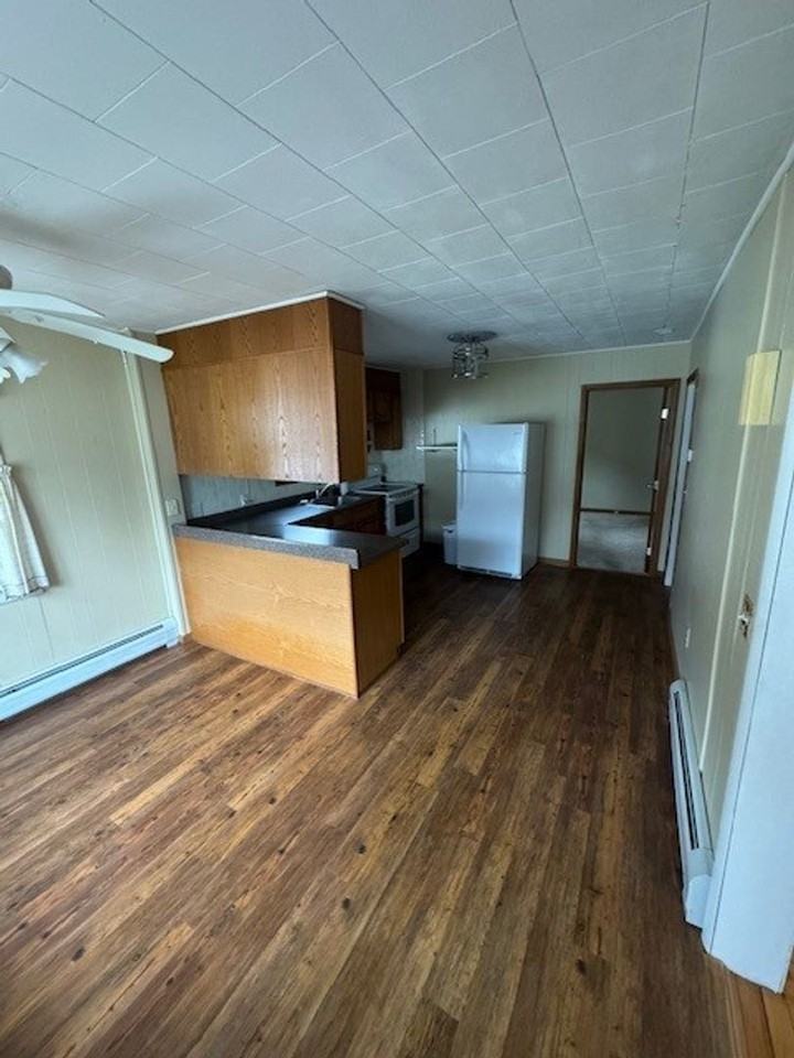 570 Slateford Rd - Photo 3 of 10