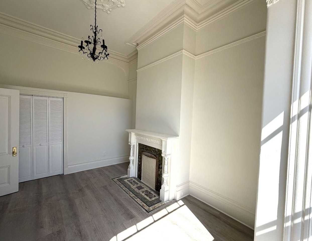 1914 Golden Gate Ave - Photo 5 of 22