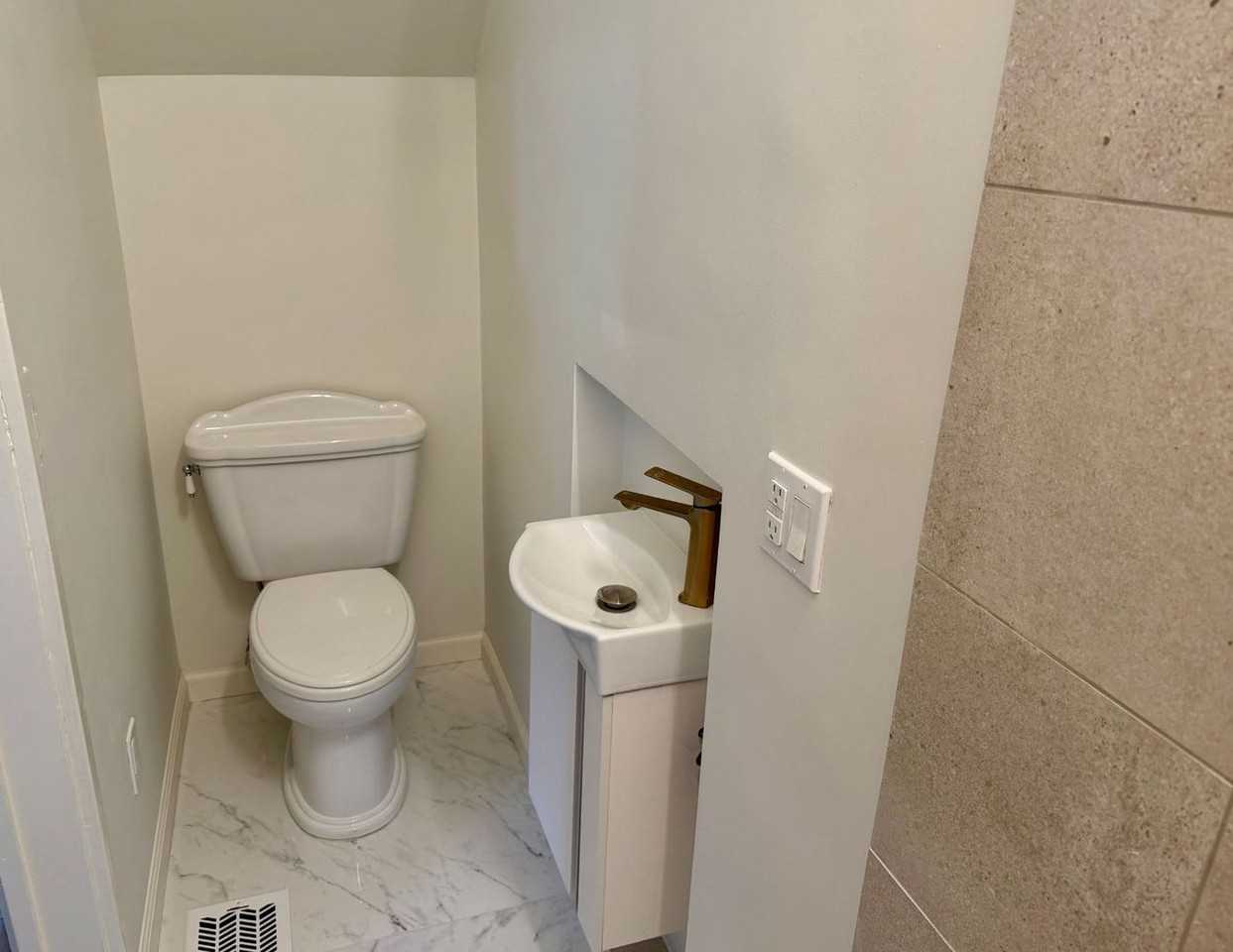 1914 Golden Gate Ave - Photo 7 of 22