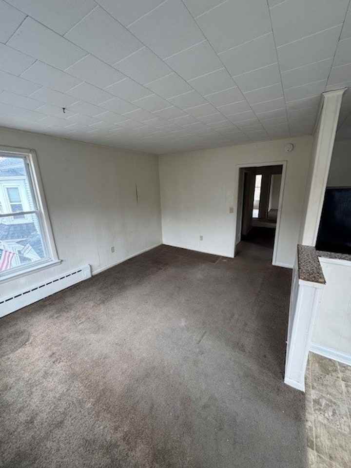 576 Slateford Rd - Photo 5 of 9