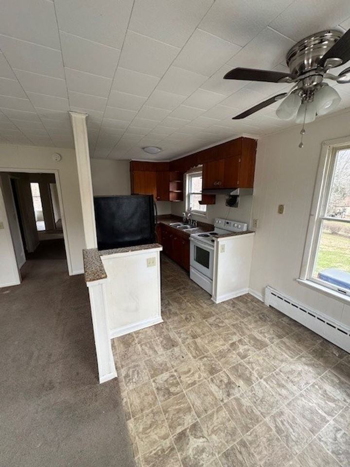 576 Slateford Rd - Photo 6 of 9