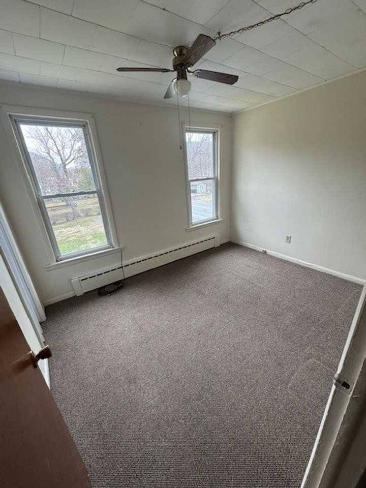 576 Slateford Rd - Photo 7 of 9