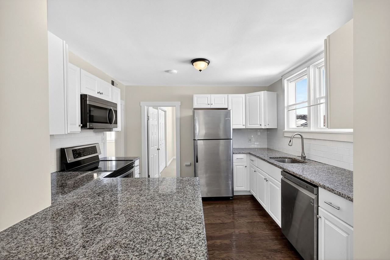 245 W Champlain Ave - Photo 6 of 16