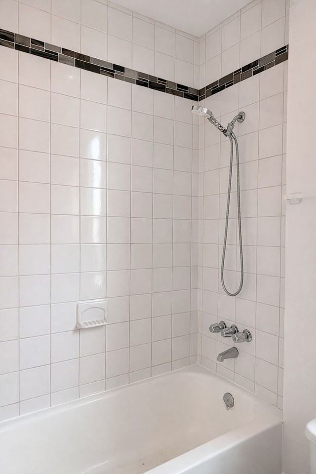 1114 Florida Ave Ne - Photo 6 of 12