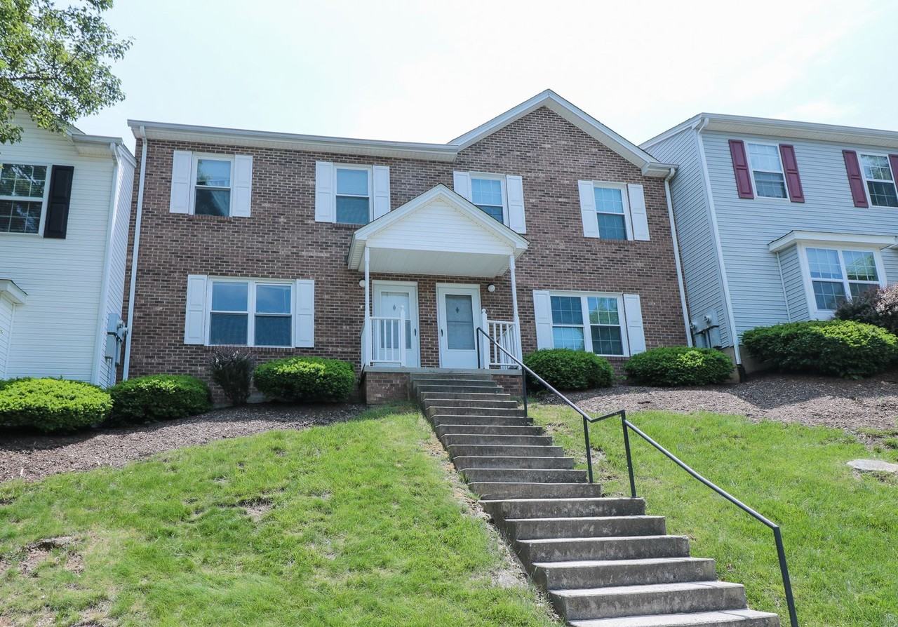 407 Laurence Ln - Photo 2 of 12