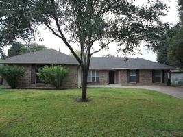 featured image of 1008 Pin Oak Dr