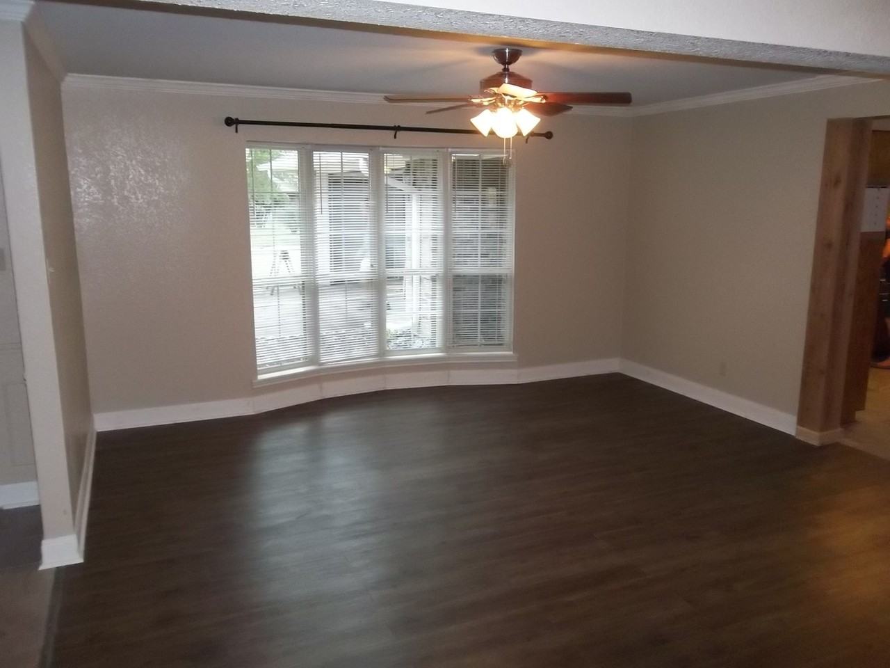 1008 Pin Oak Dr - Photo 7 of 17