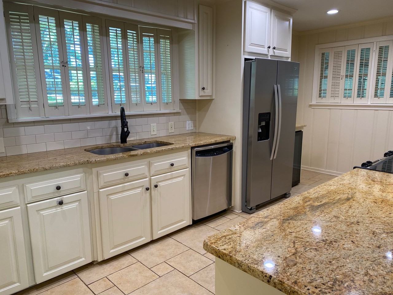 712 Ontario St - Photo 7 of 14