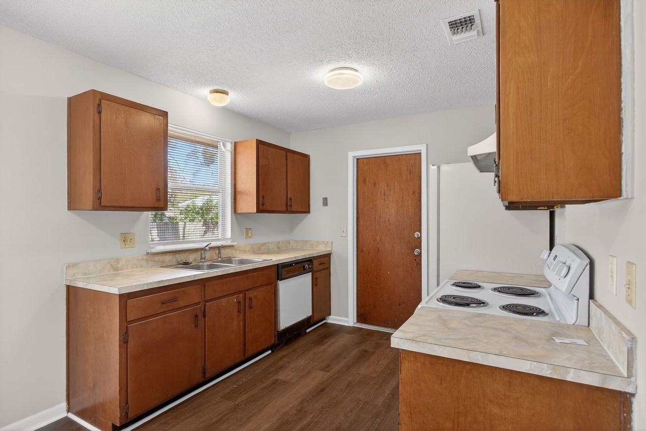 5033 Yearling Ln - Photo 6 of 26