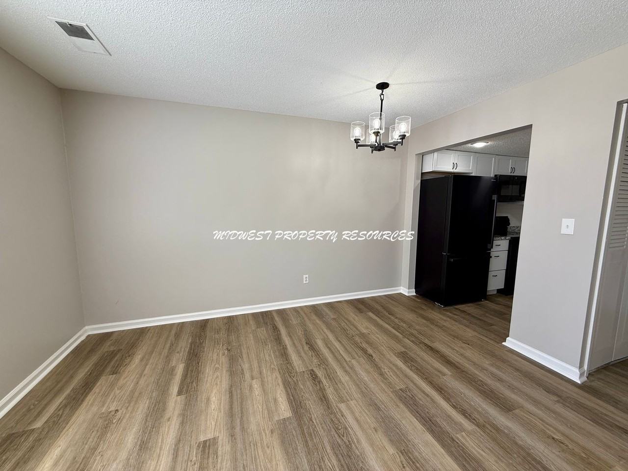 953 Nw Colbern Rd - Photo 5 of 14