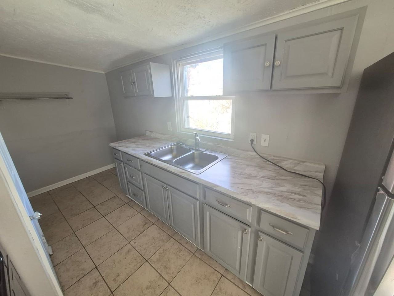 1512 Kavanaugh St - Photo 3 of 14