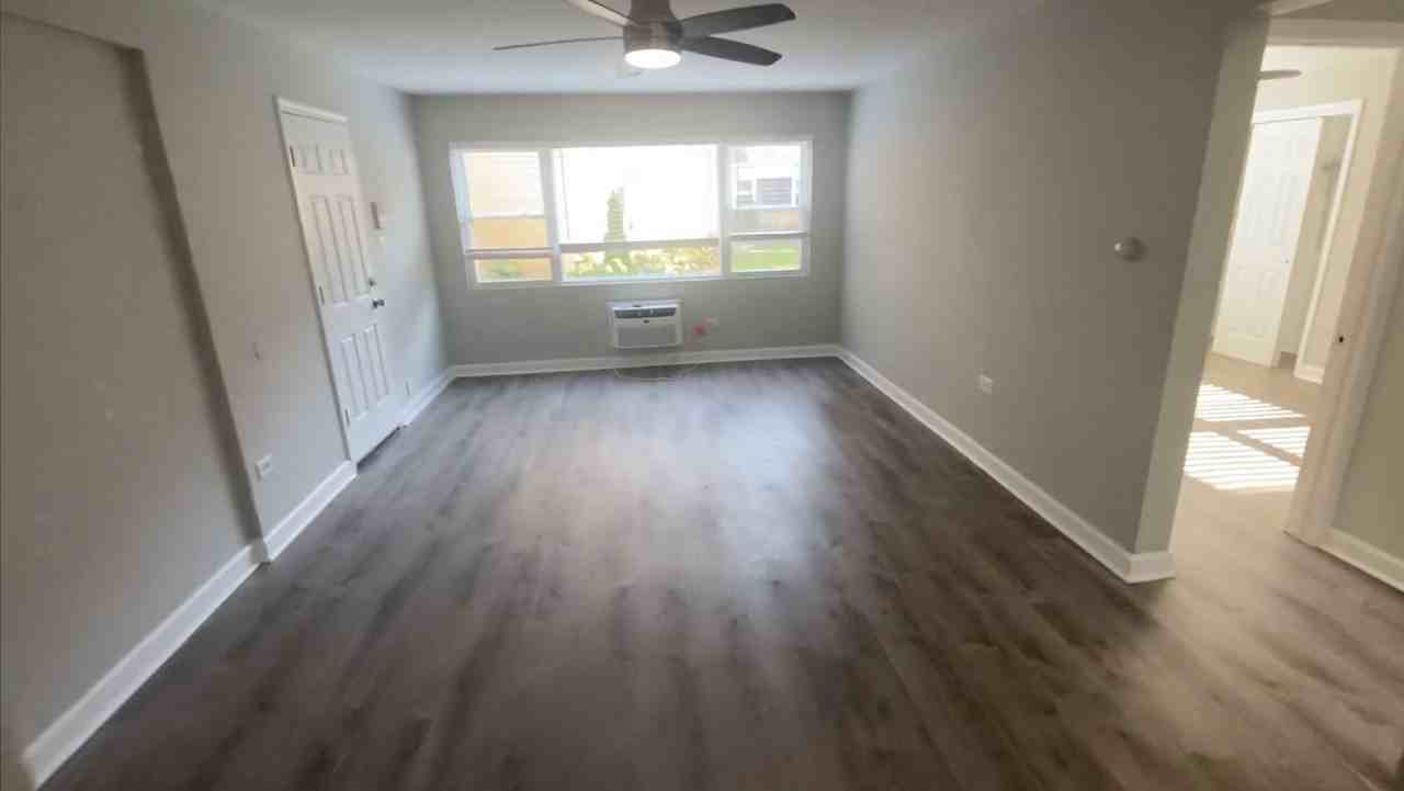 W Sherwin Ave - Photo 4 of 8