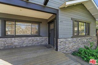 2435 Glyndon Ave - Photo 2 of 8