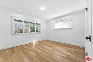 2435 Glyndon Ave - Photo 6 of 8