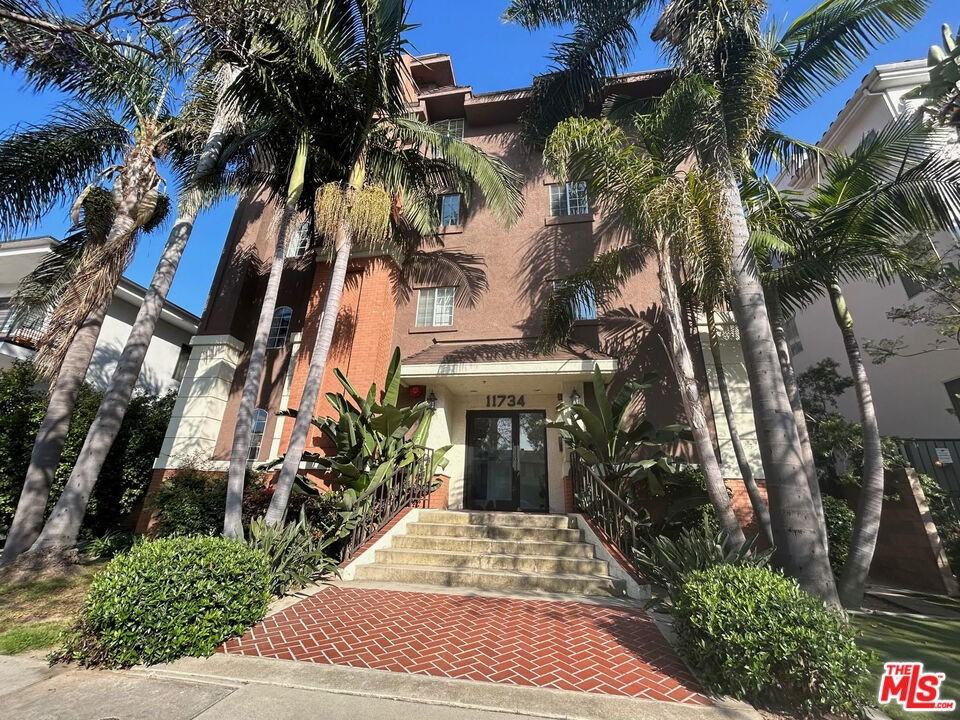 11734 Montana Ave #406