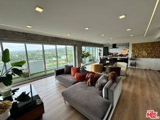 838 N Doheny Dr - Photo 2 of 8