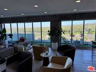 838 N Doheny Dr - Photo 4 of 8