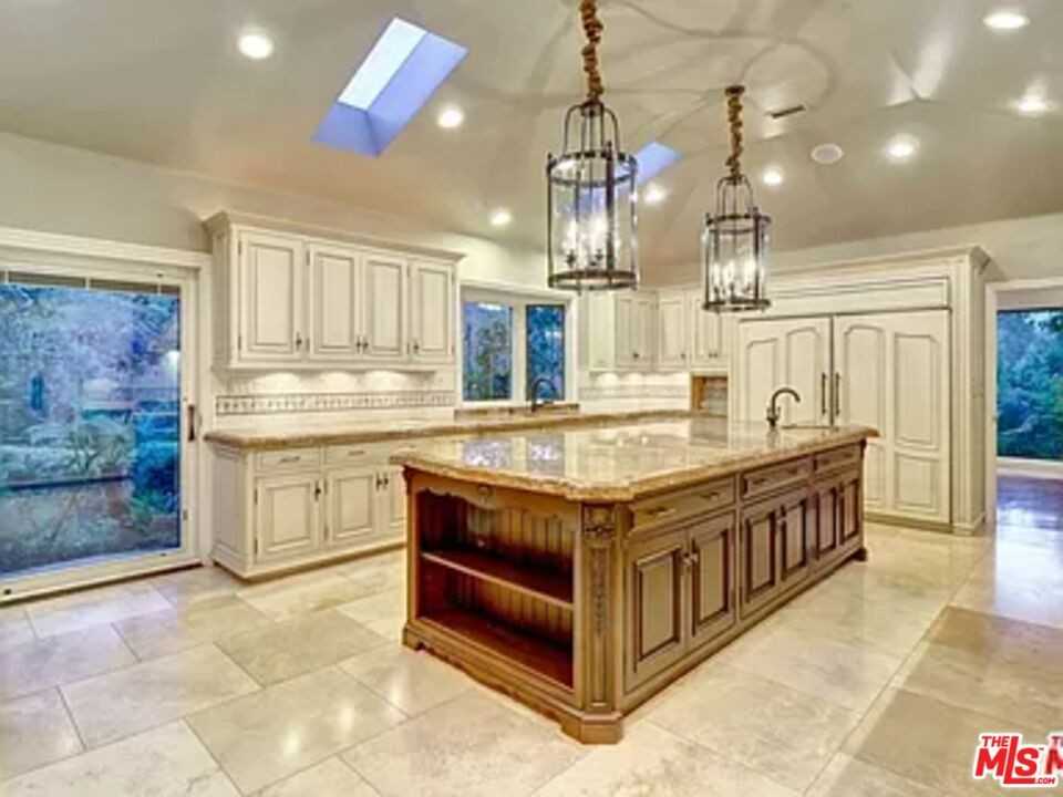 1681 Stone Canyon Rd