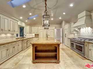 1681 Stone Canyon Rd - Photo 3 of 8