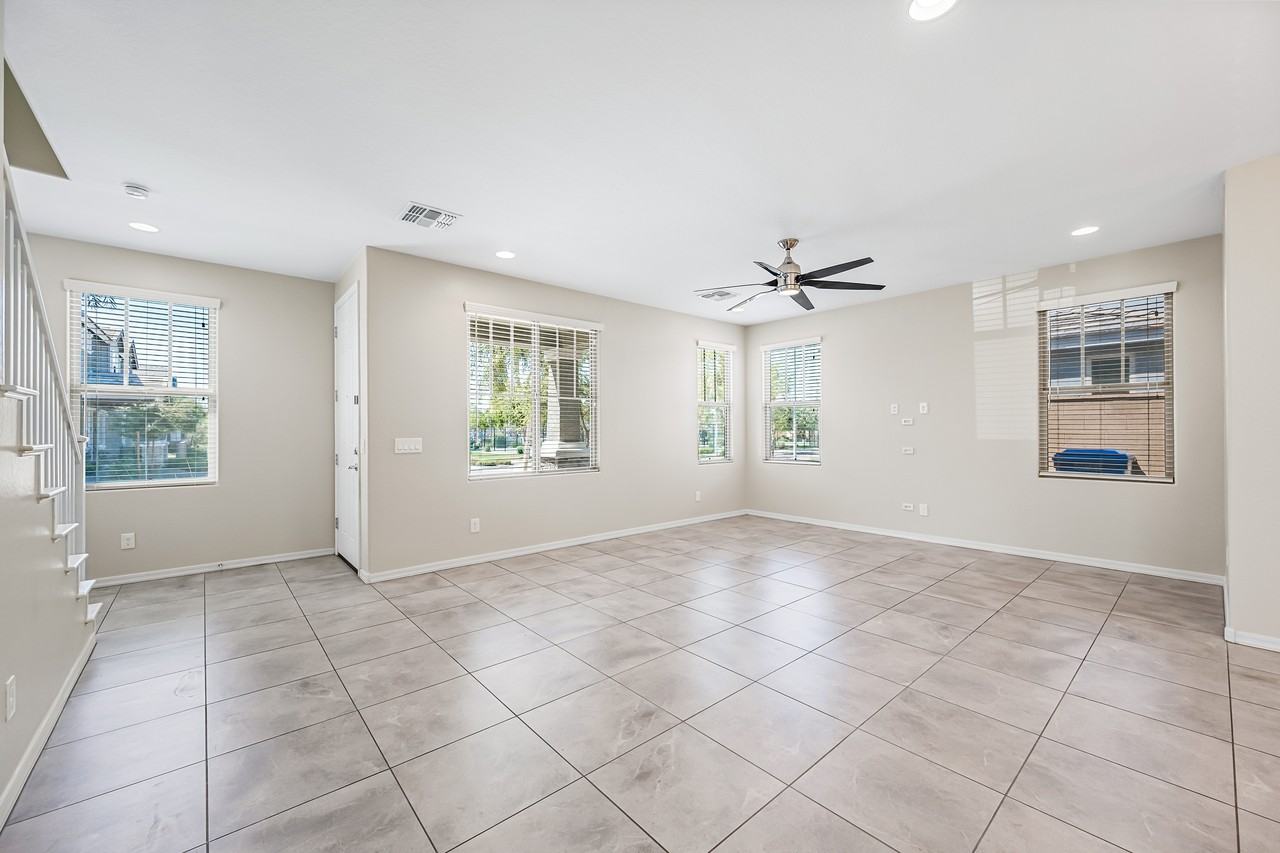 25417 North 20th Avenue - Photo 4 of 29