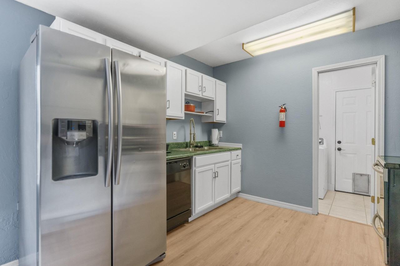 Hazel Dr - Photo 4 of 7