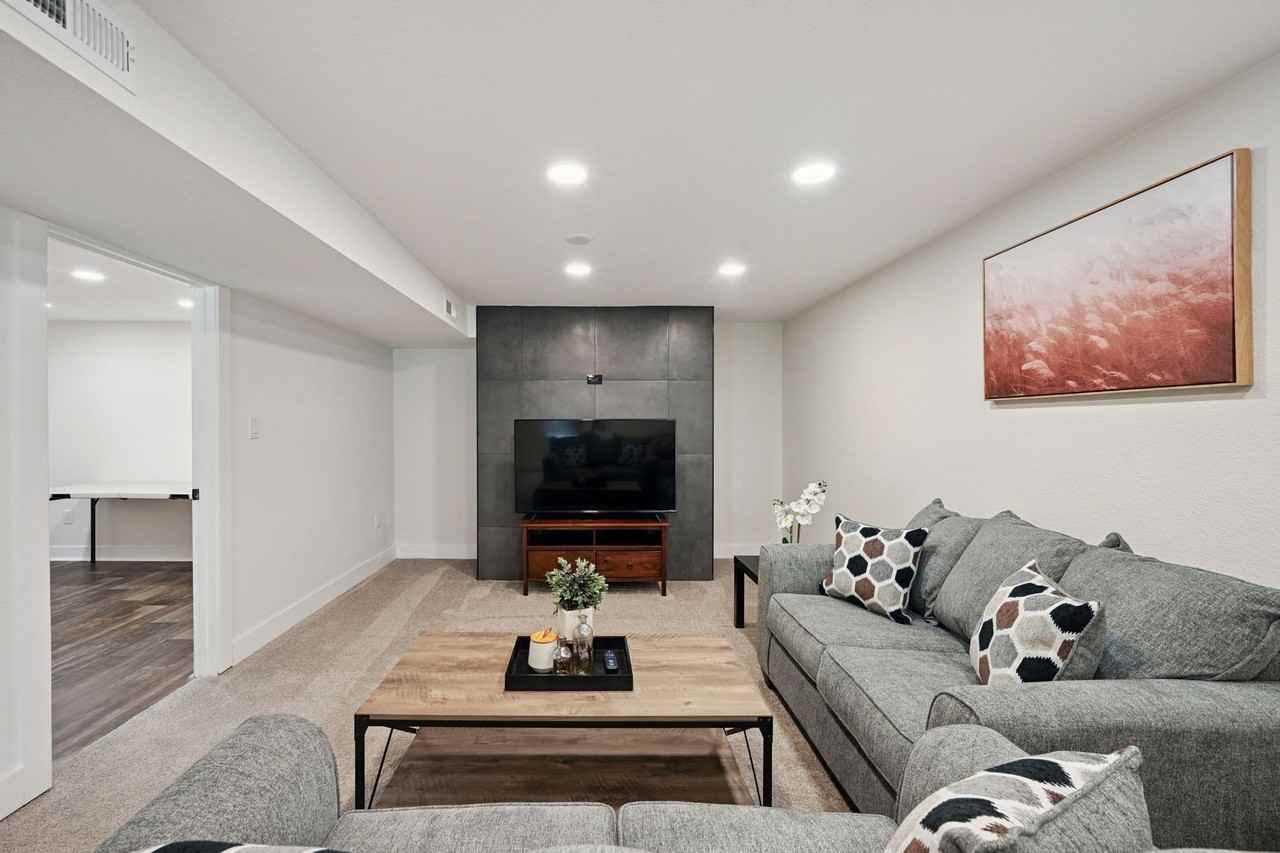 Greenwood Blvd - Photo 5 of 11